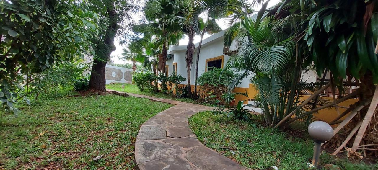 Villa Mela, Malindi Bagian luar foto